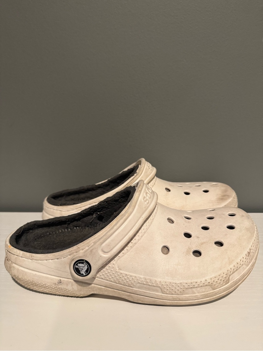 CROCS Classic Clog with Fuzzy Lining - Off-White - Picture 6 of 8